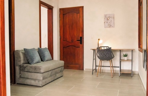 Jardin Apartment | Balcony overlooking the church