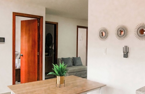 Jardin Apartment | Balcony overlooking the church