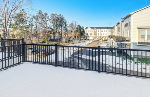 Gainesville Apartment | Balcony & Pool Access: Modern Gainesville Home
