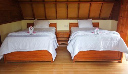 Tetebatu House | Bale Kembang Kuning