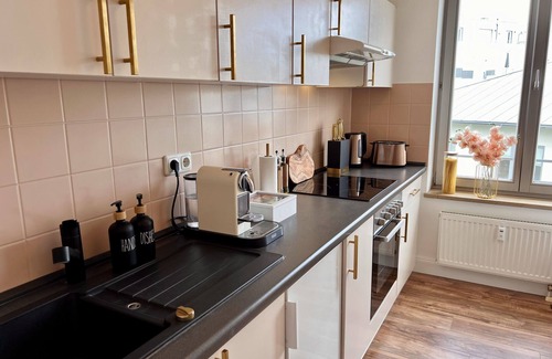 Schoenefeld Apartment | BALI HOME Stylish apartment with terrace