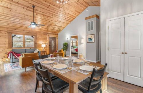 Stanley House | Balk Oasis, Mountain Views,Rustic, HotTub