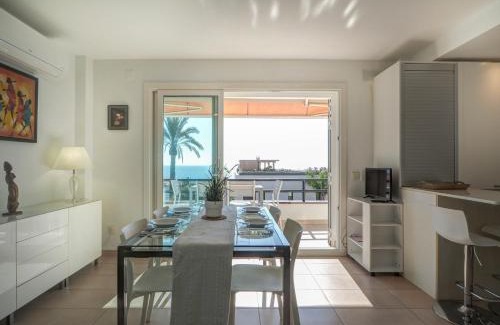 Sitges Apartment | Balmins White by Hello Homes Sitges