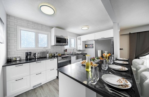 Winnipeg House | Banff-Themed King Size Retreat