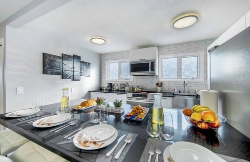 Winnipeg House | Banff-Themed King Size Retreat