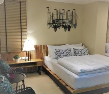 Wat Sam Phraya Hotel | Bangkok Saran Poshtel