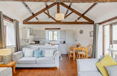 Looe House | Banjo Cottage