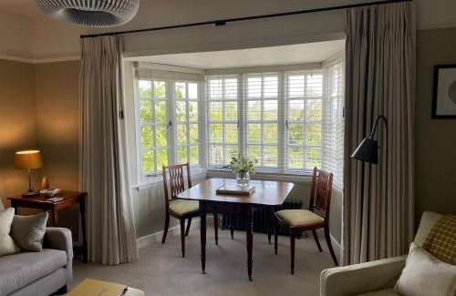 Tackley House | Banksiae