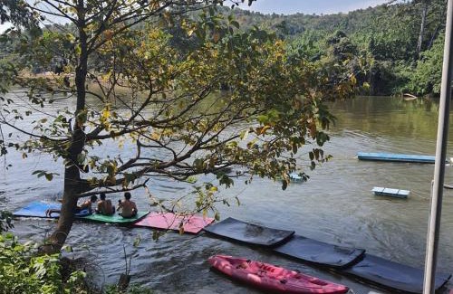Kanchanaburi Resort | Bansuanmaenam(บ้านสวนแม่น้ำ):sunset view room