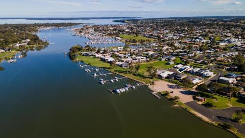 Paynesville House | Banyandah on the Lakes