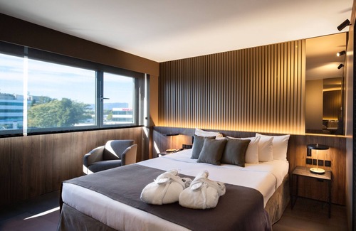 El Prat de Llobregat Hotel | Barcelona Airport Hotel