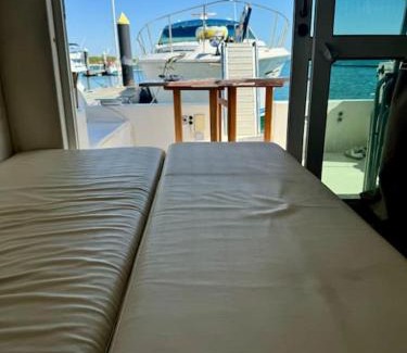 Cartaya Boat Rental | Barco apartamento