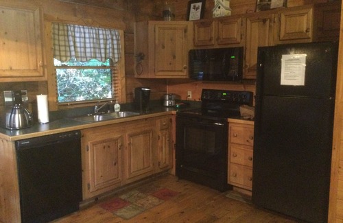 Sevierville Cabin | BARE FEET CABIN A Cozy Romantic Getaway Free WiFi/Hottub/Jetted tub/Fireplace