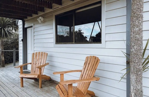 Bicheno Apartment | Barefoot Bungalow | Cozy Bicheno Hideaway |