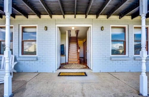 Middleton House | Barefoot Bungalow Middleton Escape