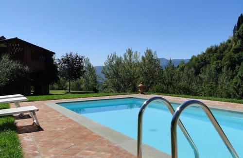 Barga Villa | Barga Ripa! Private pool. Unique views. Walk facilities. Spa bath. WIFI!