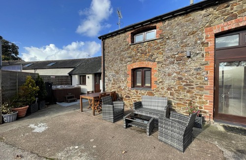 Broadwoodkelly House | Barn on a Farm in the Heart of Rural Devon