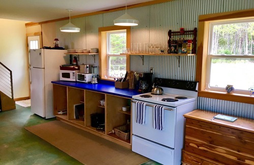 Southwest Harbor Cottage | Barn-Style Bliss- 5 Star Home. Surrounded by Acadia!