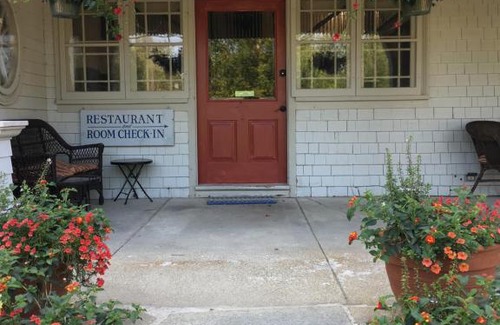 Blue Hill Hotel | Barncastle