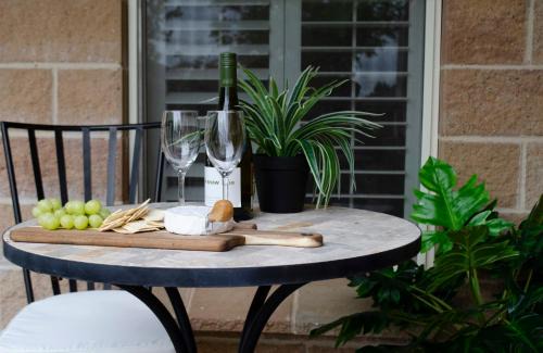 Calare Apartment | Bartletts Corner - Private Peaceful Studio
