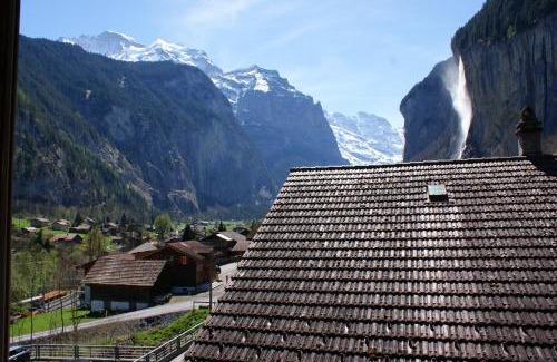 Lauterbrunnen House | BASE Cafe