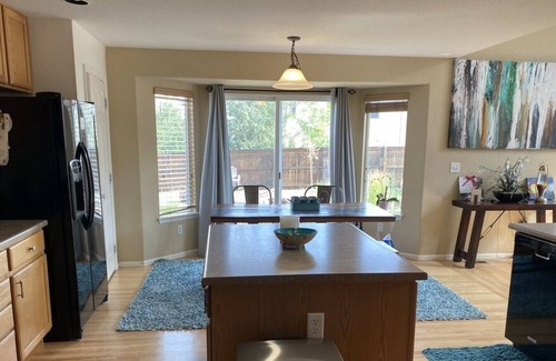 Foothill Green House | Basecamp Red Rocks - Stunning, Remodeled 4 Bed 3.5 bath house by Mtns /Downtown