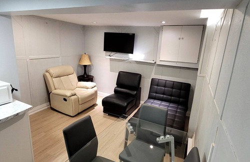 Brampton House | Basement for 2 in Brampton