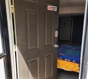 Knoxville Apartment | Basic and Efficient - Lansing Basement
