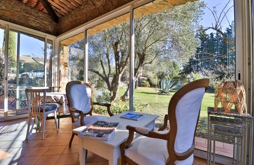 Bagnols-en-Foret House | Bastide en Pierres, Piscine, Jeux de Pétanque, Parking Privé, Portail Électrique