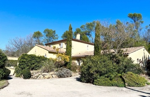 Brignoles Villa | Bastide Provençale de 220m2,sansvis à vis Avec Piscine sur un Terrain de 10000m2