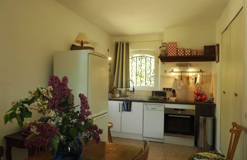 Lourmarin Cottage | Bastidon de CASTEUSE (villa), Lourmarin, Luberon, Provence, park and garden