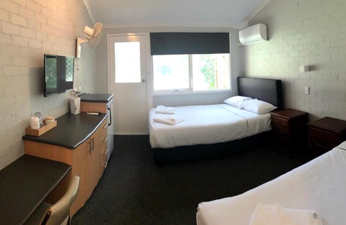 Bateau Bay Hotel | Bateau Bay Hotel