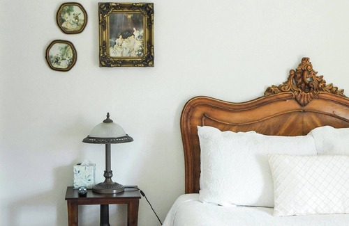 Oak Park Bed & Breakfast | Bath Street Inn B & B