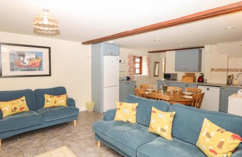 Colyton House | Battens