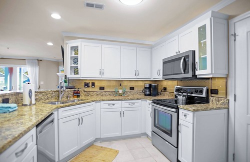 Cornelius Condo | Bay Breeze by SoCharm | Luxurious Waterfront Condo