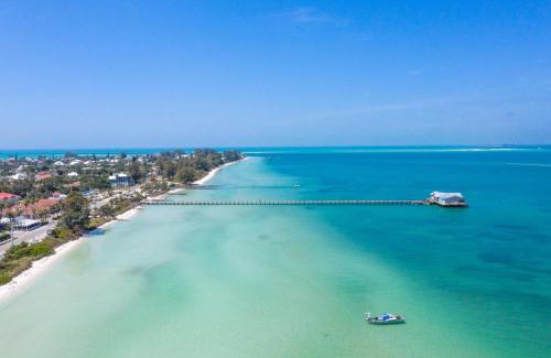 Anna Maria Villa | Bay Breezes at Bayside Bungalow