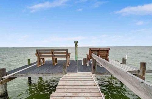 Rockport House | Bay Haven on Copano- 4 bdrm w/200+ft Fishing Pier