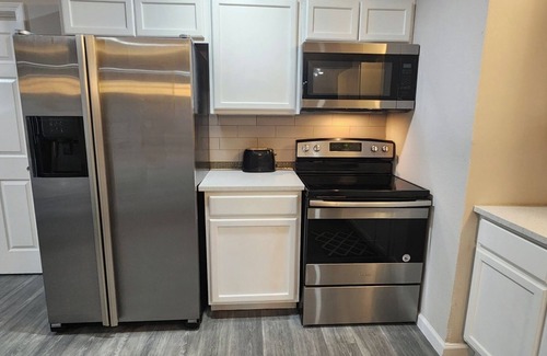 Orange House | Bay House 4 bedroom 3 full bathnn