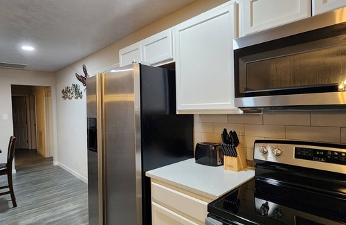 Orange House | Bay House 4 bedroom 3 full bathnn