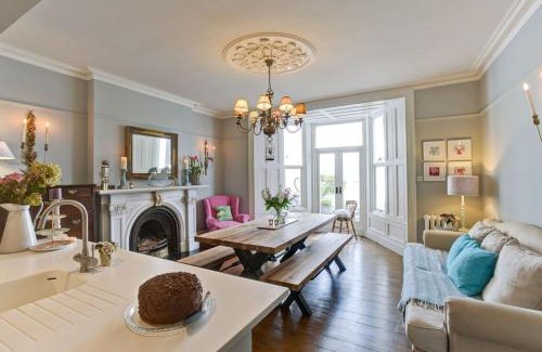 Beaumaris House | Bay House