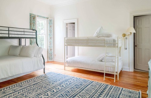 Point Clear House | Bay House Scenic Retreat