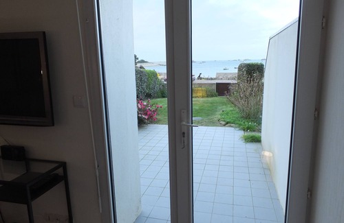 Penvenan Apartment | Bay of Perros Guirec, Bréhat in Port Blanc beautiful T1 WIFI magnificent sea view