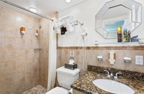 Belle Vista Hotel | Bay Palms Waterfront Resort - Hotel and Marina