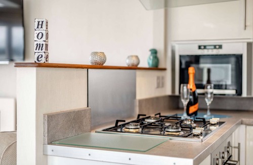 Hamworthy House | Bay View 2 Bed Lodge with Sea Views Poole Harbour Sleeps 4