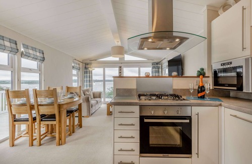 Hamworthy House | Bay View 2 Bed Lodge with Sea Views Poole Harbour Sleeps 4