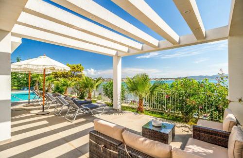 Agios Sostis Villa | Bay View II