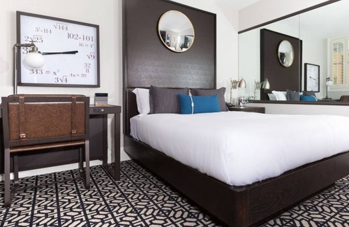 South Beach Hotel | Bay View Room w/Living Area | Stay Close to Downtown