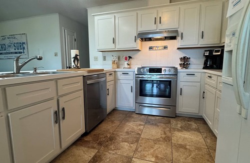 Dauphin Island House | Bay Watch , Labor Day weekend available!