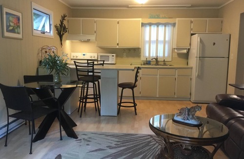 Bayfield Condo | Bayfield- Charming Condo, Jumping Off Point to Apostles