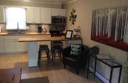 Bayfield Condo | Bayfield- Charming Newly Remodeled Condo, Gateway to Apostles